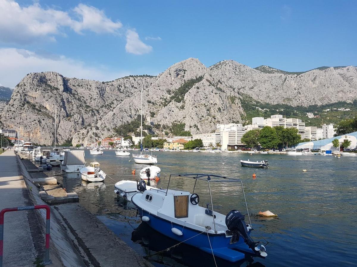 Apartment Sreta Omiš Exterior foto